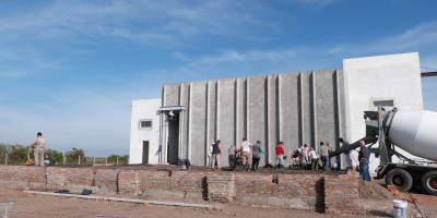 Construcción de plateas en el Frigorífico Municipal